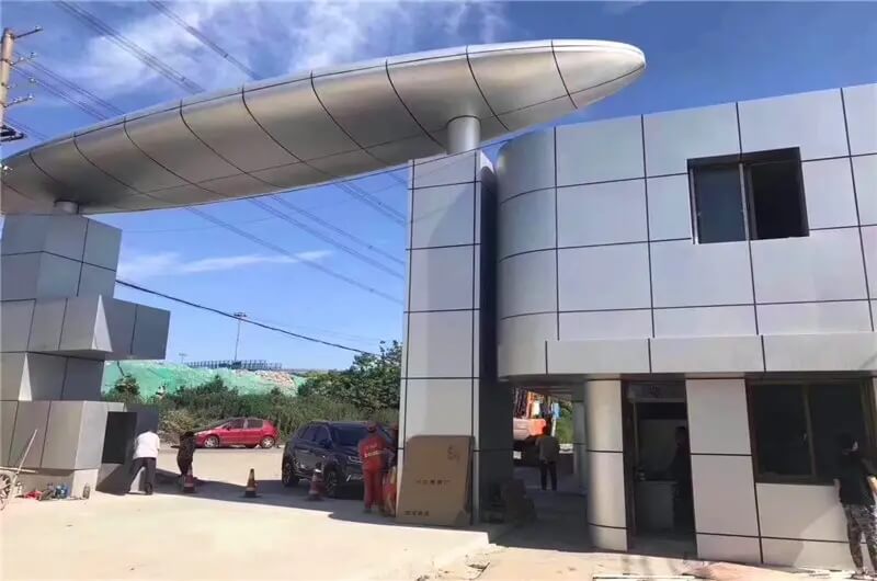 不規(guī)則鋁單板